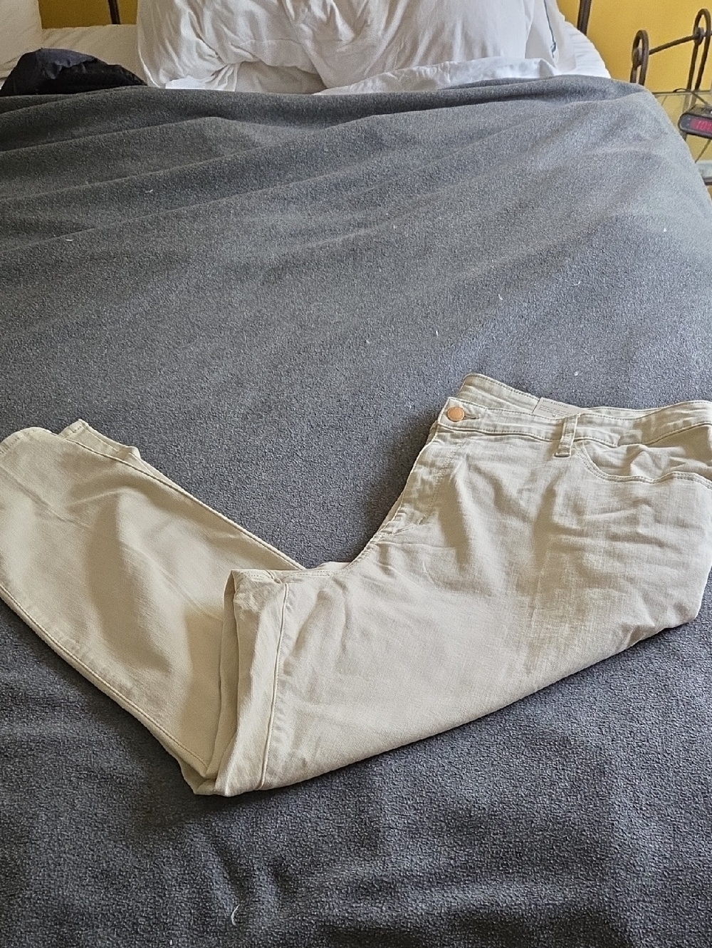 Universal Thread NWT Cream Cotton Pants - Straight Leg
